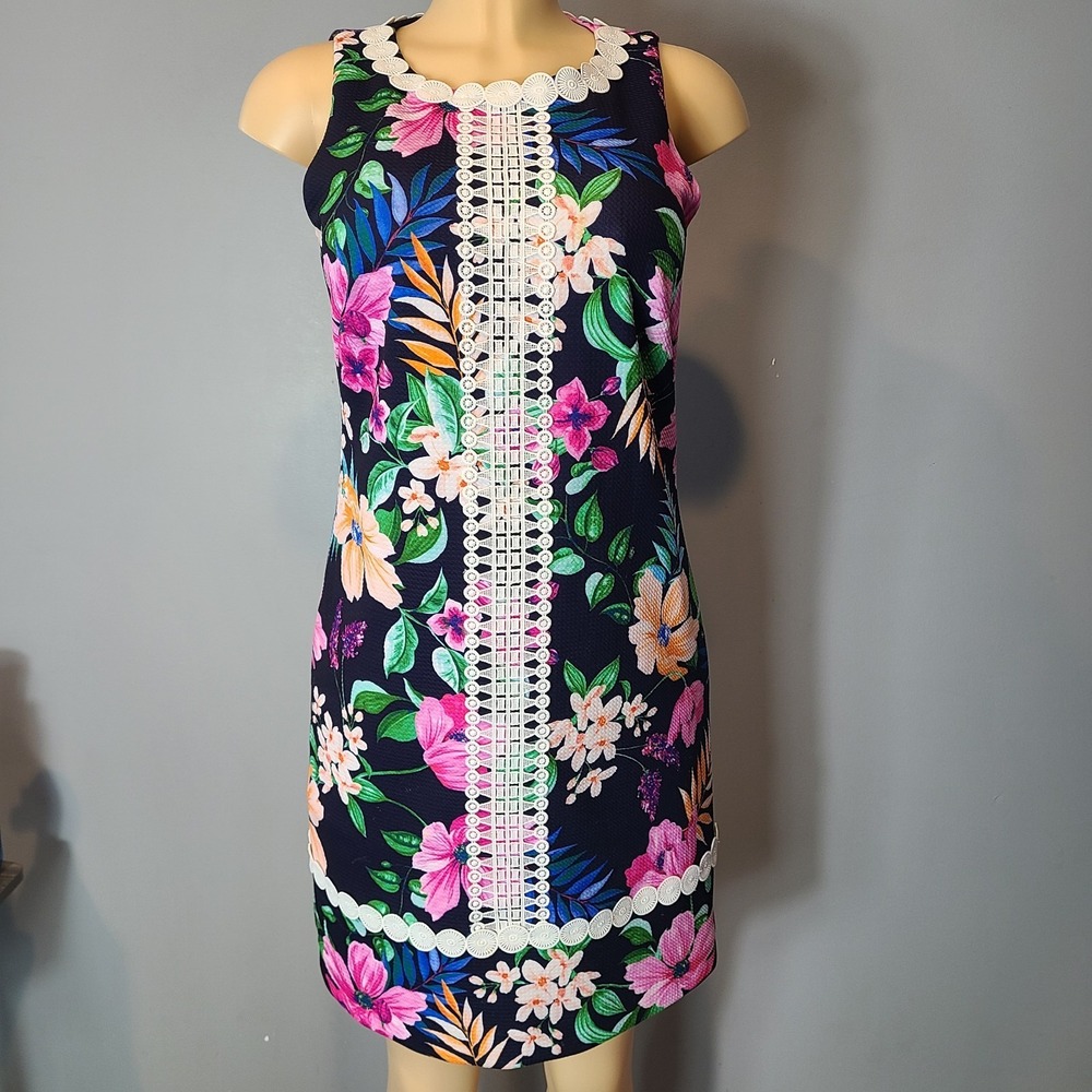 Eliza J Resort Dress Wedding Guest Casual Size 4 Floral Embroidered Shift Church